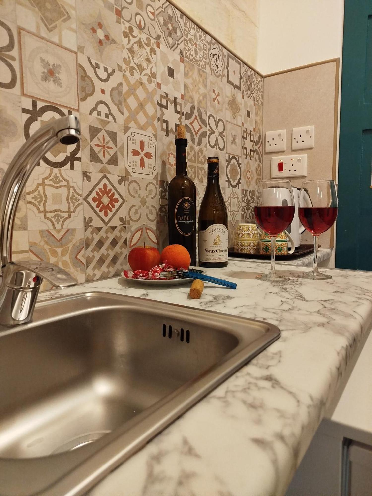 Limestone Sun Suites Sliema Eksteriør billede